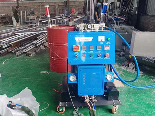 聚氨酯機(jī)器(圖1) Q2600D聚氨酯機(jī)器定時(shí)定量功能